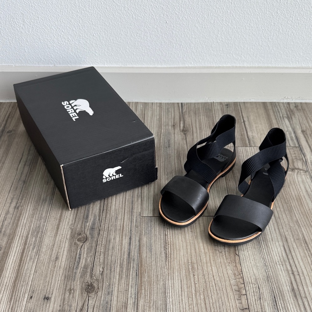 New Sorel Women's Black and Tan Sandals